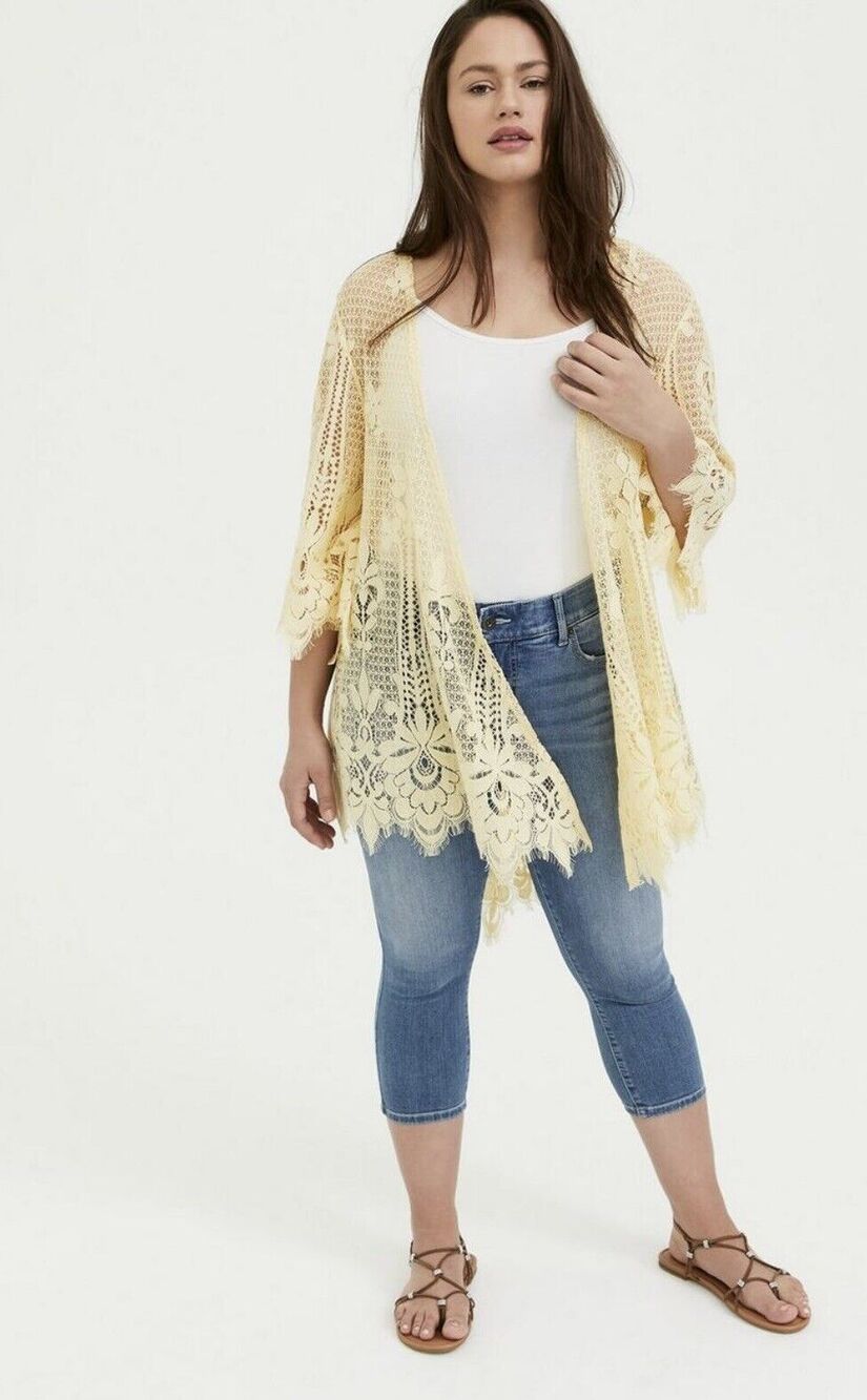 NWT Women’s Torrid Size 1/2 Yellow Mitered Scalloped Lace Kimono Boho Beach